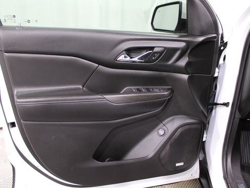 Used 2018 GMC Acadia SLT image 6