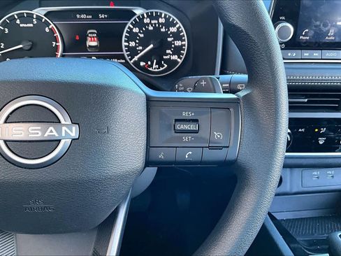 Used 2025 Nissan Rogue S AWD/4WD image 20