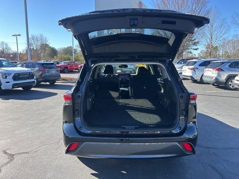 Used 2023 Toyota Highlander Limited image 7