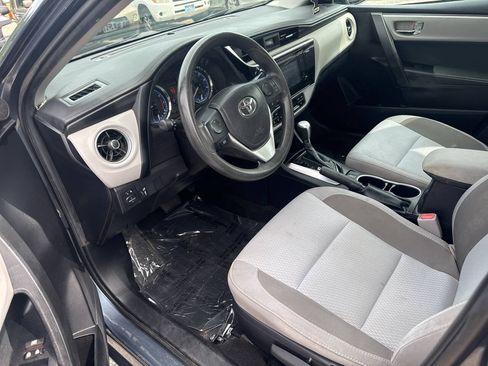 Used 2017 Toyota Corolla LE FWD image 6