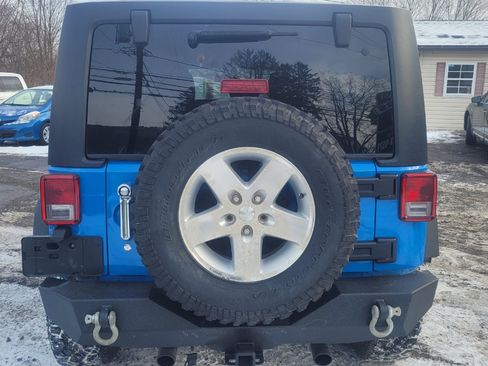 Used 2011 Jeep Wrangler Unlimited Rubicon w/ Dual Top Group image 7