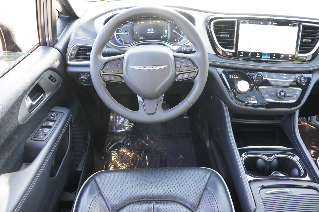 Used 2024 Chrysler Pacifica Premium FWD image 22