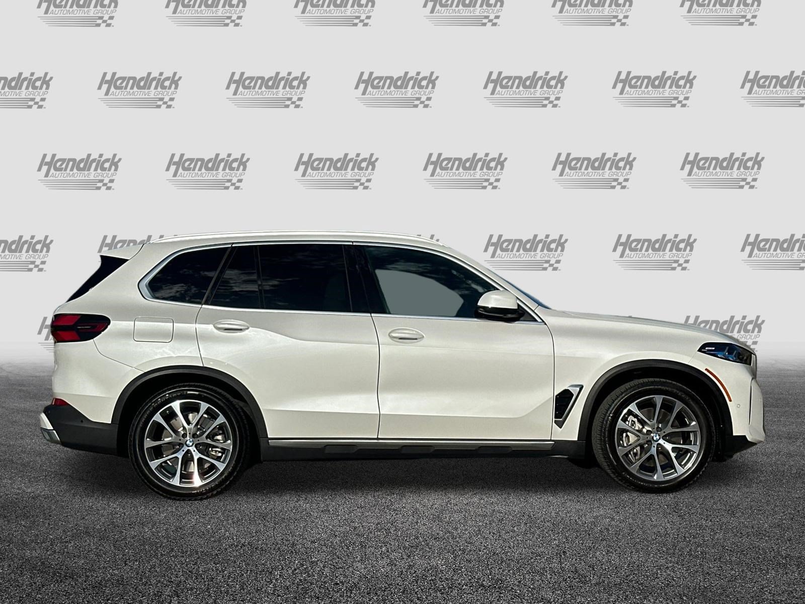 Used 2026 BMW X5 xDrive50e w/ Premium Package AWD/4WD image 3