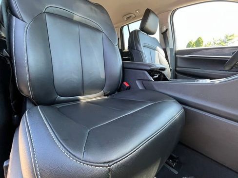 Used 2023 Jeep Grand Cherokee Limited AWD/4WD image 28