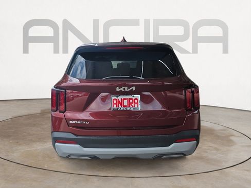 Certified 2025 Kia Sorento LX FWD image 7