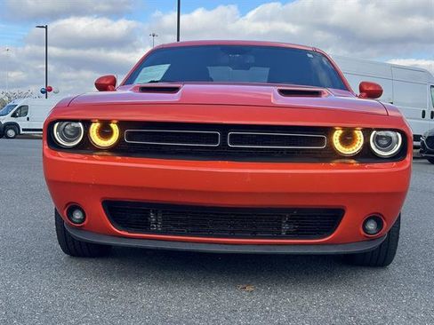 Used 2019 Dodge Challenger SXT w/ Plus Package image 2