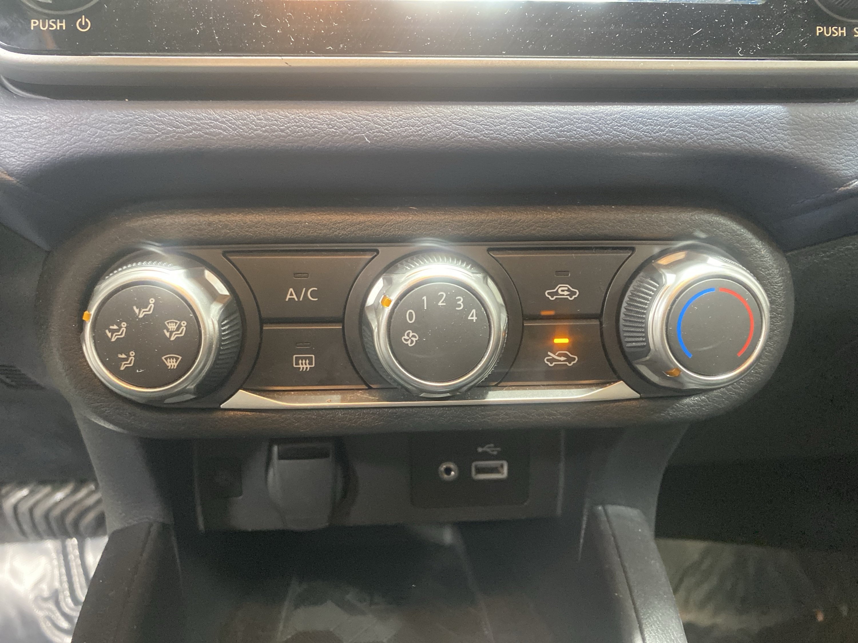 Used 2025 Nissan Versa SV FWD image 23