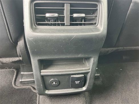 Certified 2024 Ford Edge Titanium image 18