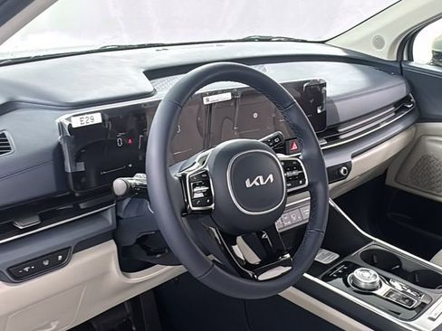 New 2026 Kia Carnival EX FWD image 36