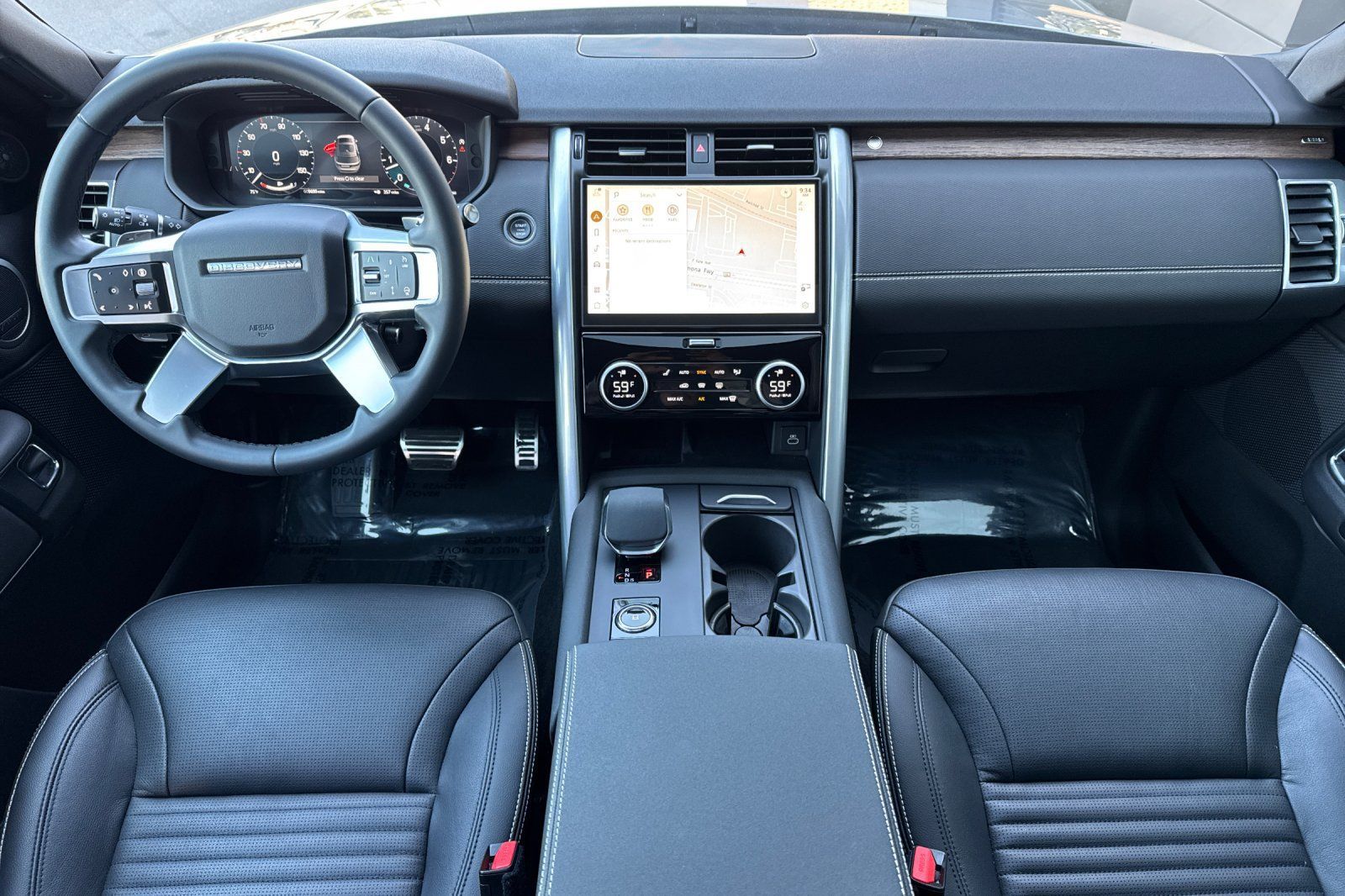 Used 2025 Land Rover Discovery Dynamic SE AWD/4WD image 14