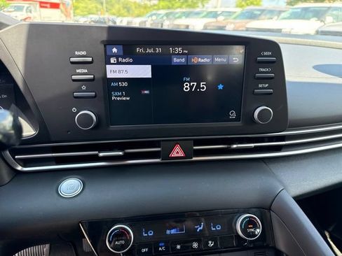 Used 2023 Hyundai Elantra SEL FWD image 5