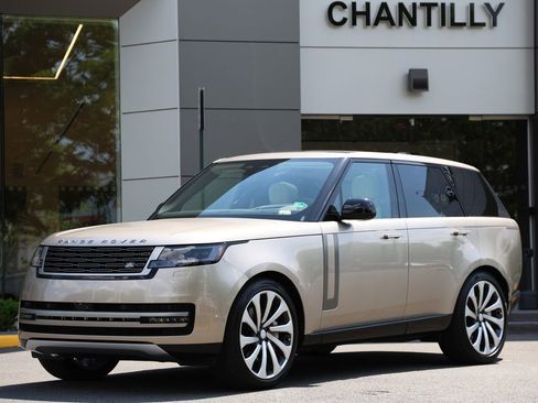 Used 2025 Land Rover Range Rover SE AWD/4WD image 1