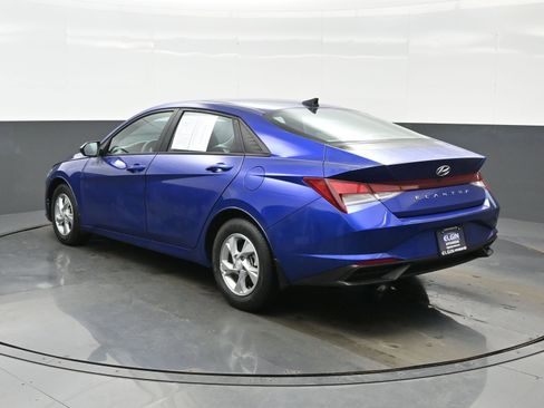 Used 2023 Hyundai Elantra SE image 4