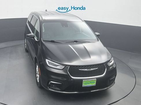 Used 2023 Chrysler Pacifica Touring-L FWD image 20
