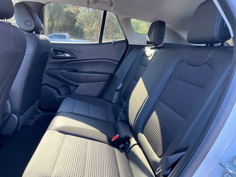 Used 2025 Chevrolet Trax LT image 23