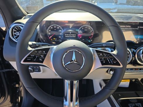 New 2026 Mercedes-Benz GLB 250 4MATIC image 14