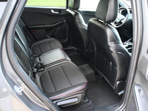 Used 2023 Ford Escape ST-Line Elite AWD/4WD image 6