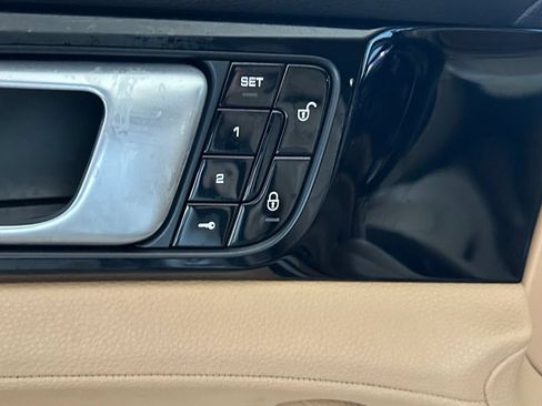 Used 2018 Porsche Panamera w/ Premium Package Plus RWD image 40