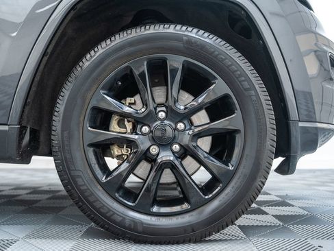 Used 2021 Jeep Grand Cherokee Laredo X AWD/4WD image 20