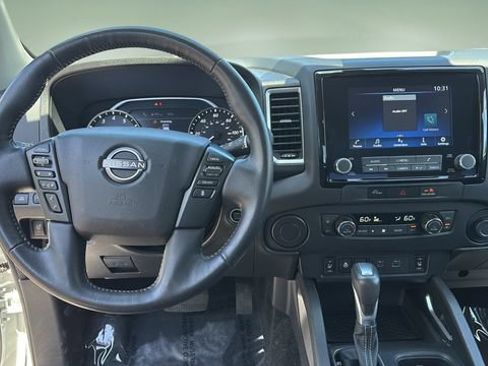 Used 2024 Nissan Frontier SV w/ SV Convenience Package RWD image 10