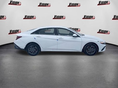 New 2024 Hyundai Elantra SEL w/ Convenience Package image 2