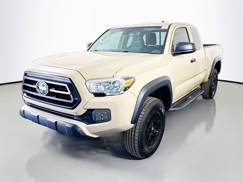 Used 2020 Toyota Tacoma SR w/ SX Package image 4