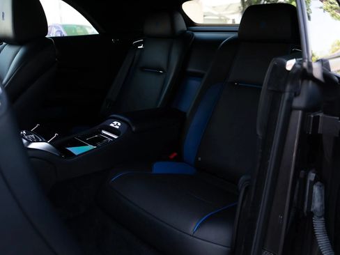 Used 2017 Rolls-Royce Dawn RWD image 71