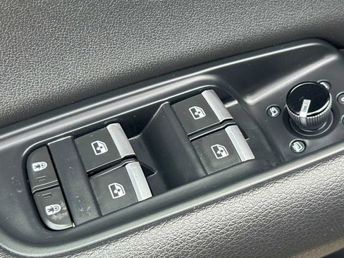 Used 2021 Audi Q8 Premium Plus w/ Premium Plus Package image 11