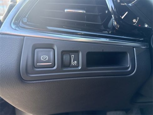 Certified 2025 Cadillac XT6 Premium Luxury image 13