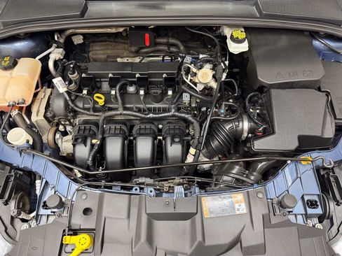 Used 2018 Ford Focus SEL w/ Cold Weather Package FWD image 7
