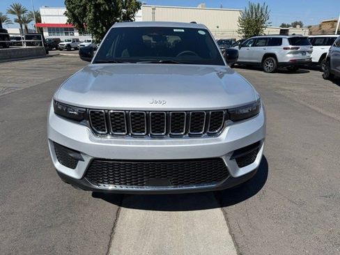 New 2025 Jeep Grand Cherokee Laredo image 1
