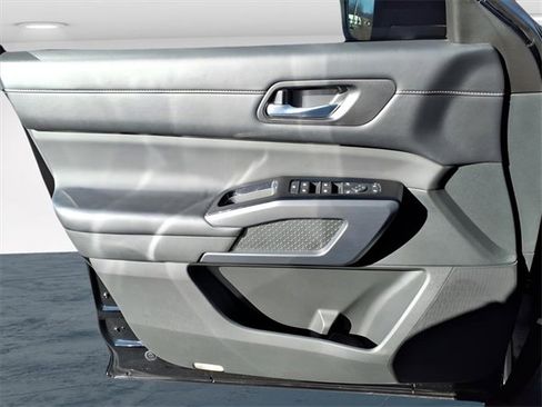 Used 2022 Nissan Pathfinder SL image 26