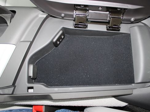 Used 2019 Chevrolet Corvette Stingray Coupe w/ 1LT image 18