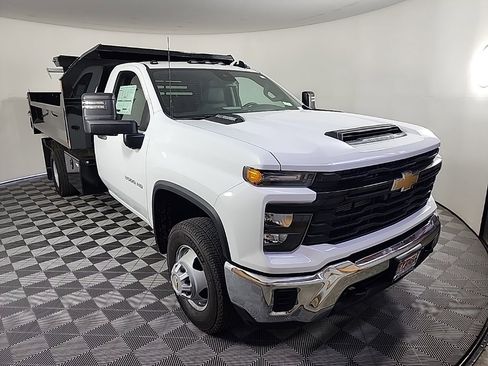 New 2025 Chevrolet Silverado 3500 W/T w/ WT Convenience Package image 2