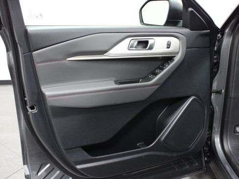 New 2026 Ford Explorer Active w/ Active Comfort Package AWD/4WD image 11