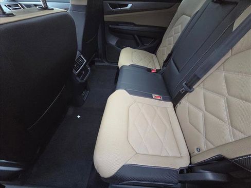 New 2026 Volkswagen Atlas Cross Sport SE image 15