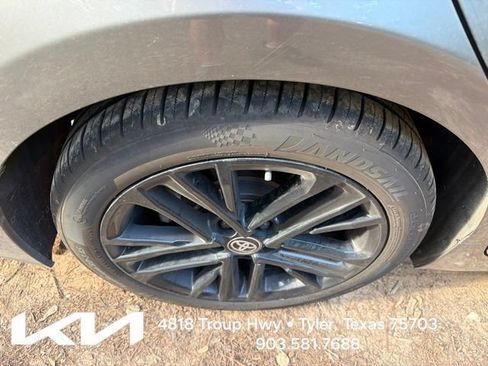 Used 2025 Toyota Camry SE FWD image 13