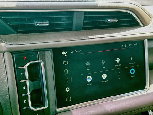 Used 2024 GMC Yukon Denali RWD image 16