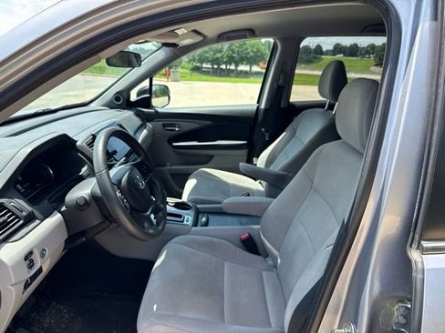 Used 2020 Honda Pilot EX image 4