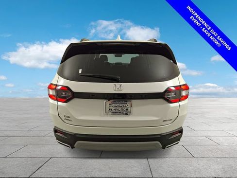 Used 2025 Honda Pilot Elite image 7