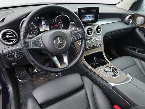 Used 2019 Mercedes-Benz GLC 300 4MATIC image 19