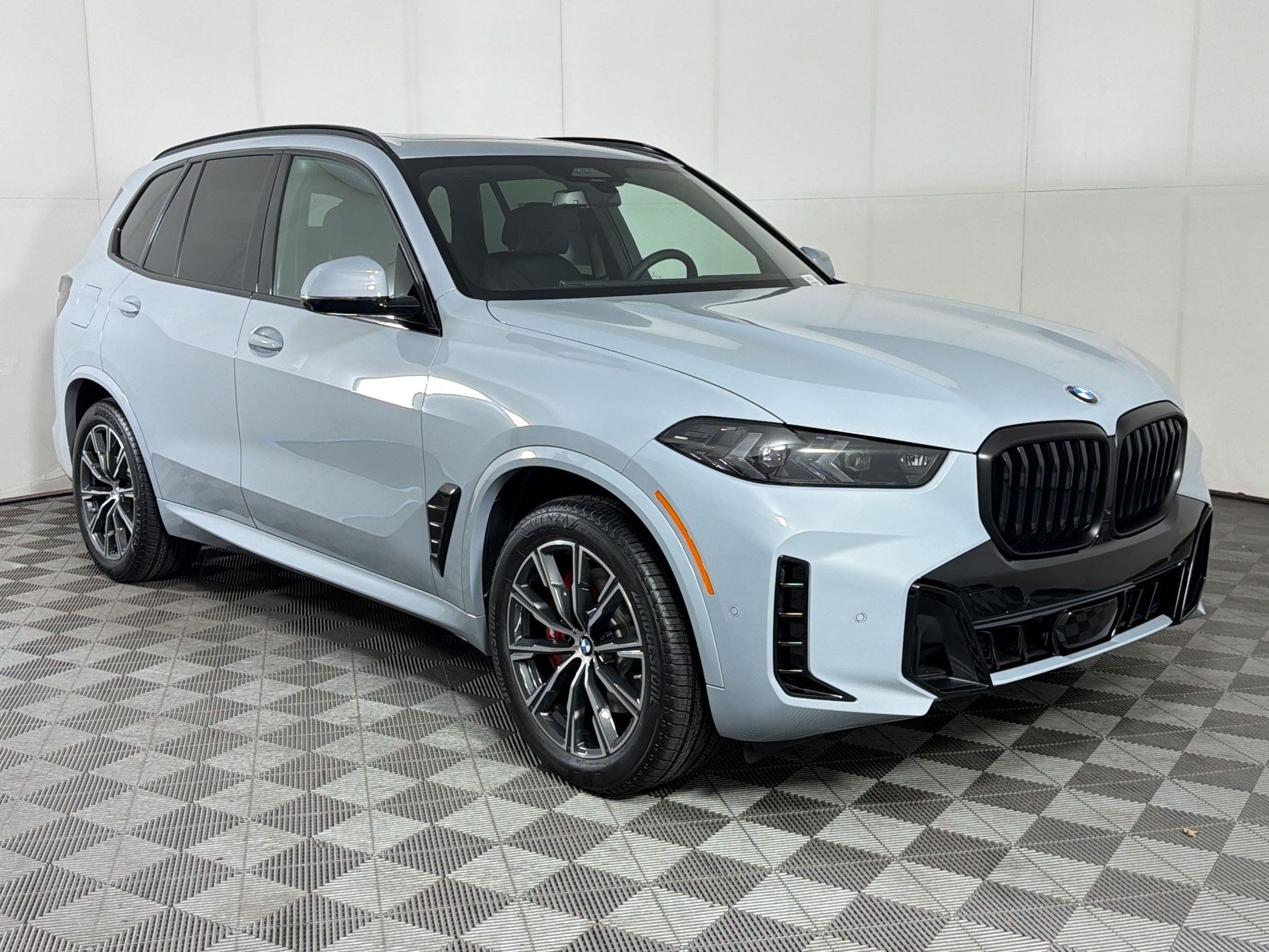 New 2026 BMW X5 xDrive40i w/ M Sport Package AWD/4WD image 7