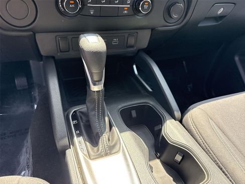 Used 2022 Nissan Frontier SV RWD image 14