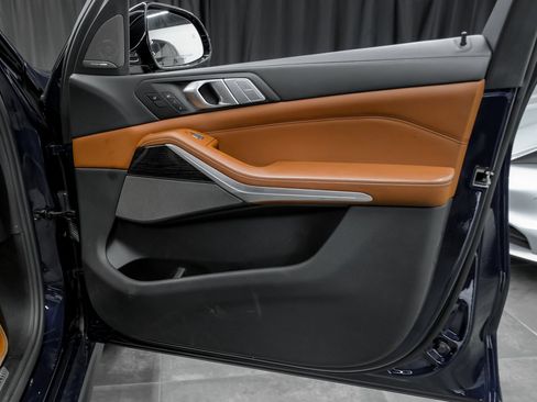 Used 2022 BMW X7 M50i w/ Executive Package image 48