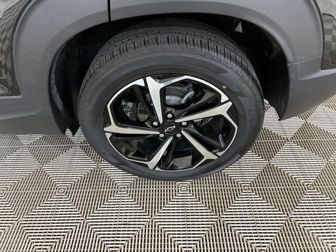 Used 2022 Chevrolet TrailBlazer RS w/ Sun and Liftgate Package FWD image 10