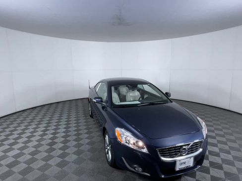 Used 2013 Volvo C70 T5 w/ Climate Pkg FWD image 2