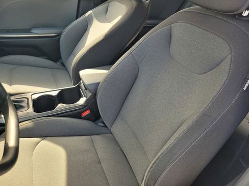 Used 2025 Kia K4 LXS image 11