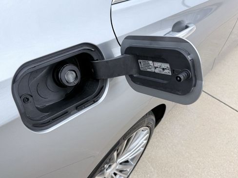 Used 2025 Cadillac CT4 Premium Luxury image 11