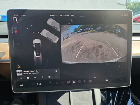 Used 2022 Tesla Model Y Long Range AWD/4WD image 19
