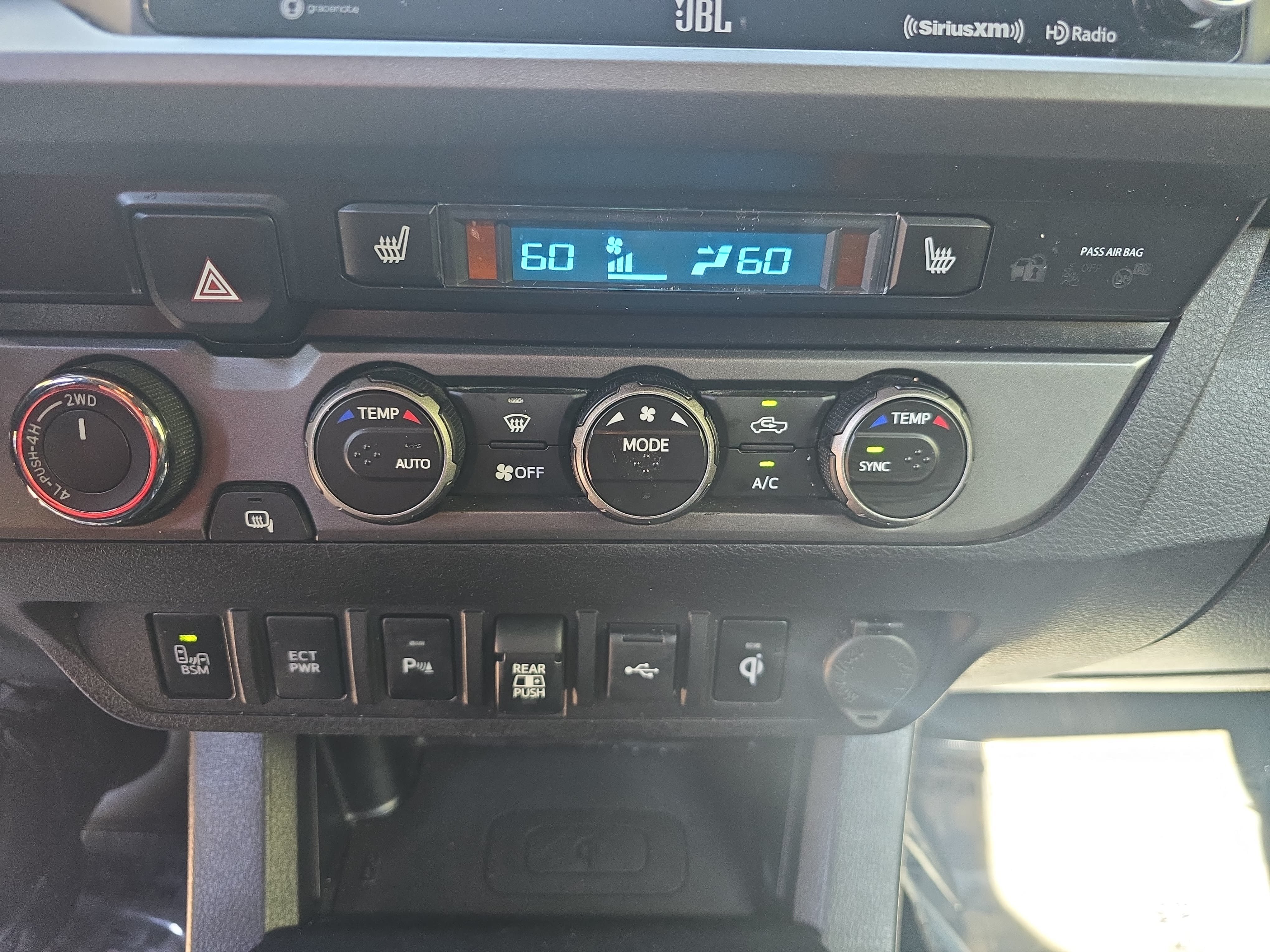 Used 2020 Toyota Tacoma TRD Sport w/ TRD Premium Sport Package AWD/4WD image 22